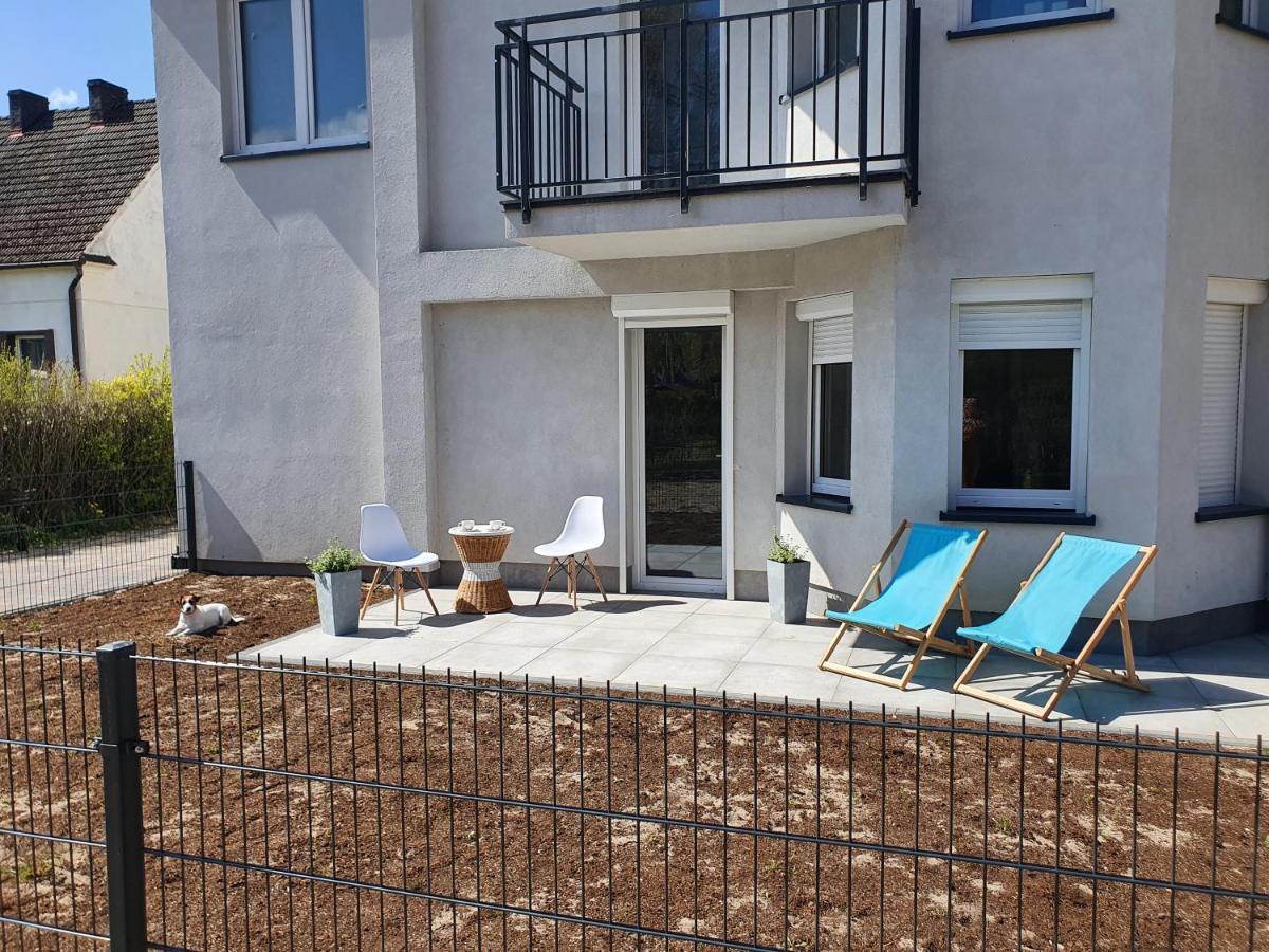Apartament Beige Z Ogrodkiem Дзивновек Екстериор снимка